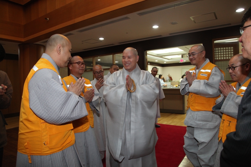 2011.11.17_태국구호단 출정식 (1)